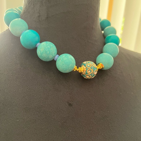 20 mm. Blue Turquoise Glamour Necklace - Picture 3 of 6